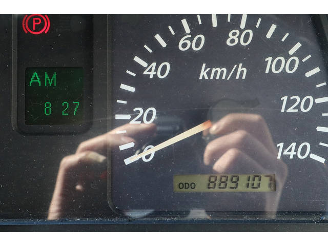 いすゞギガアルミウイング大型（10t）[写真34]