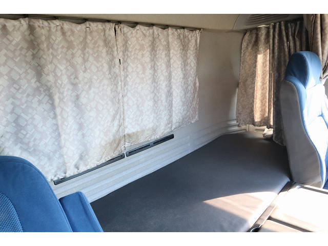 いすゞギガアルミウイング大型（10t）[写真39]