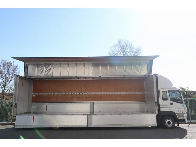 いすゞギガアルミウイング大型（10t）[写真06]