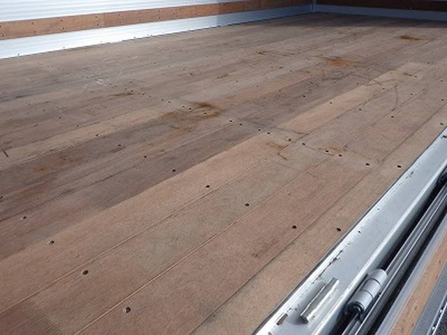 日野レンジャーアルミウイング中型（4t）[写真11]