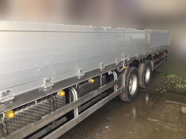 いすゞギガアルミブロック大型（10t）[写真15]