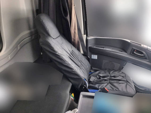 いすゞギガアルミブロック大型（10t）[写真21]