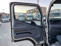 三菱ふそうキャンターアルミバン小型（2t・3t）[写真19]