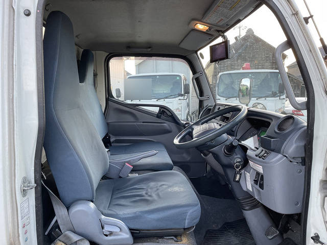 三菱ふそうキャンターアルミバン小型（2t・3t）[写真21]