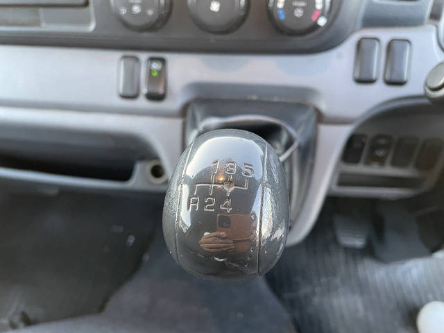 三菱ふそうキャンターアルミバン小型（2t・3t）[写真24]