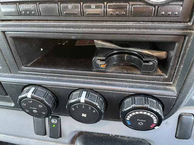 三菱ふそうキャンターアルミバン小型（2t・3t）[写真25]