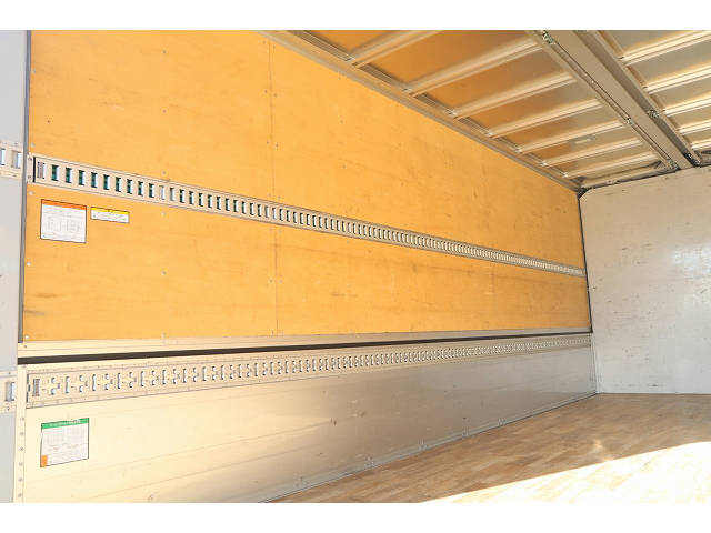 いすゞフォワードアルミウイング中型（4t）[写真13]