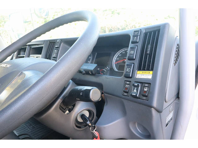 いすゞフォワードアルミウイング中型（4t）[写真18]