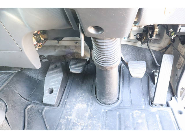 いすゞフォワードアルミウイング中型（4t）[写真19]