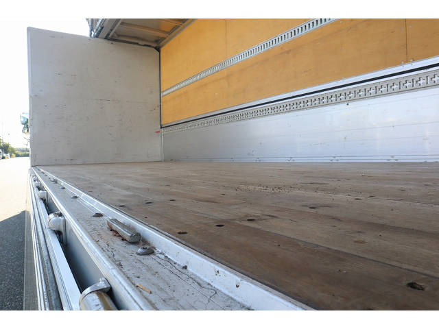 いすゞフォワードアルミウイング中型（4t）[写真25]