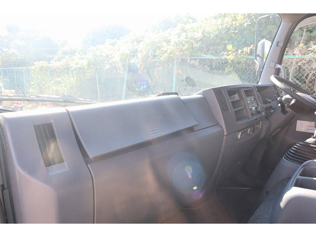 いすゞフォワードアルミウイング中型（4t）[写真29]