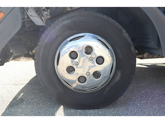 いすゞフォワードアルミウイング中型（4t）[写真36]