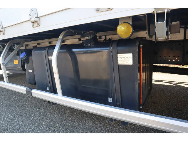 いすゞフォワードアルミウイング中型（4t）[写真40]