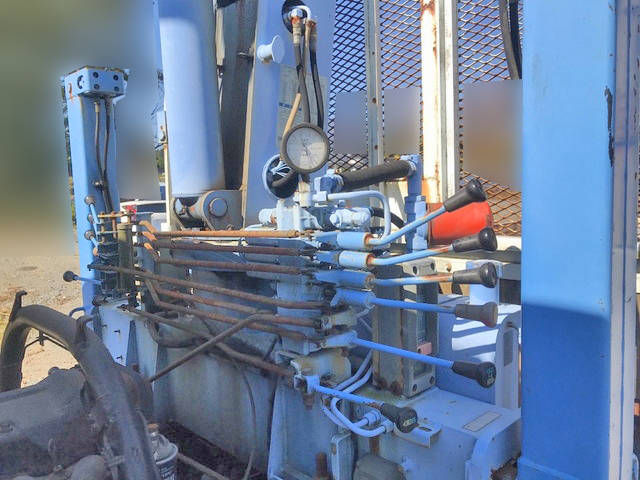 三菱ふそうキャンターセルフクレーン3段小型（2t・3t）[写真11]