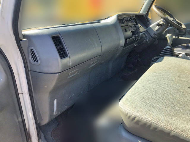 三菱ふそうキャンターセルフクレーン3段小型（2t・3t）[写真29]