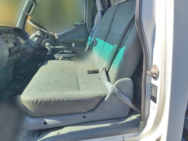 三菱ふそうキャンターセルフクレーン3段小型（2t・3t）[写真30]