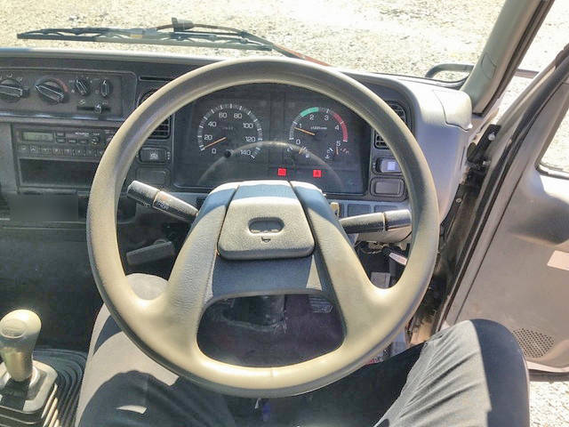 三菱ふそうキャンターセルフクレーン3段小型（2t・3t）[写真34]