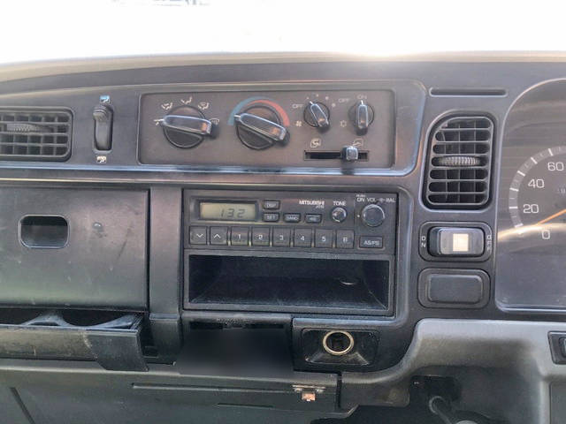 三菱ふそうキャンターセルフクレーン3段小型（2t・3t）[写真35]