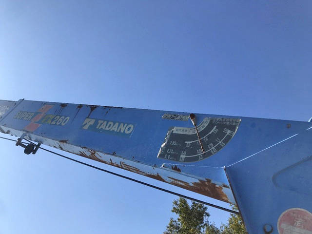 三菱ふそうキャンターセルフクレーン3段小型（2t・3t）[写真09]