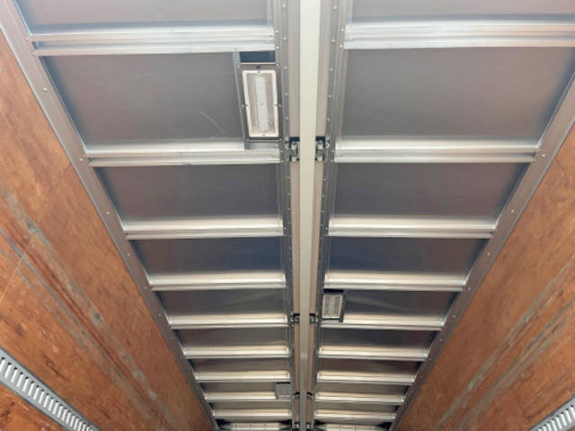 いすゞフォワードアルミウイング中型（4t）[写真10]