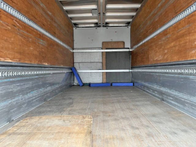 いすゞフォワードアルミウイング中型（4t）[写真12]