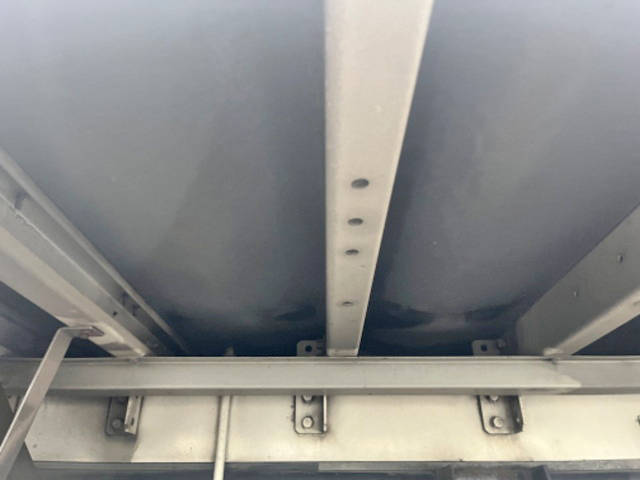 いすゞフォワードアルミウイング中型（4t）[写真23]