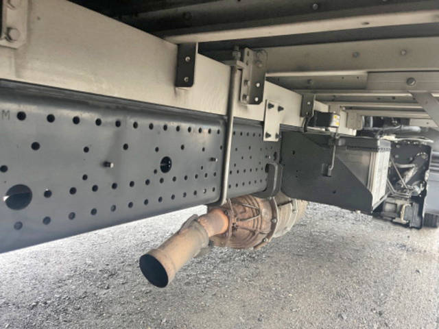 いすゞフォワードアルミウイング中型（4t）[写真24]