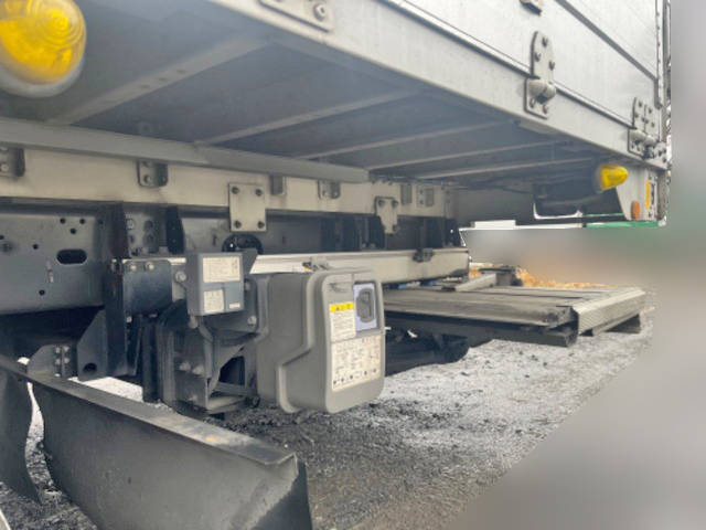 いすゞフォワードアルミウイング中型（4t）[写真25]