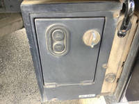 三菱ふそうキャンター平ボディ小型（2t・3t）[写真12]