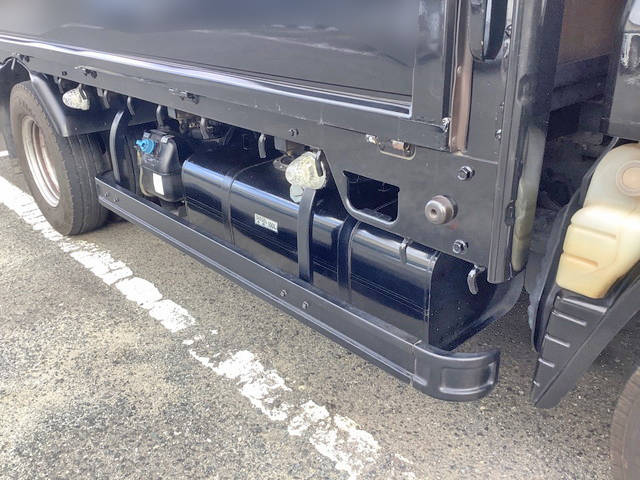 三菱ふそうキャンター平ボディ小型（2t・3t）[写真14]