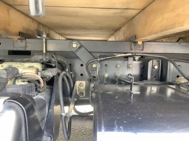 三菱ふそうキャンター平ボディ小型（2t・3t）[写真19]