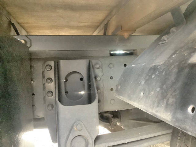 三菱ふそうキャンター平ボディ小型（2t・3t）[写真23]