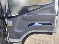 三菱ふそうキャンター平ボディ小型（2t・3t）[写真32]