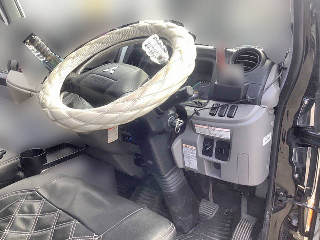 三菱ふそうキャンター平ボディ小型（2t・3t）[写真34]