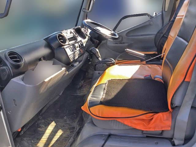 日野デュトロダブルキャブ（Wキャブ）小型（2t・3t）[写真11]