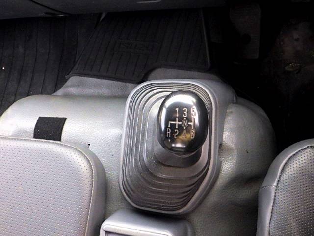 いすゞフォワードコンテナ専用車中型（4t）[写真13]