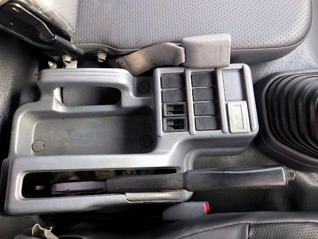 いすゞフォワードコンテナ専用車中型（4t）[写真14]