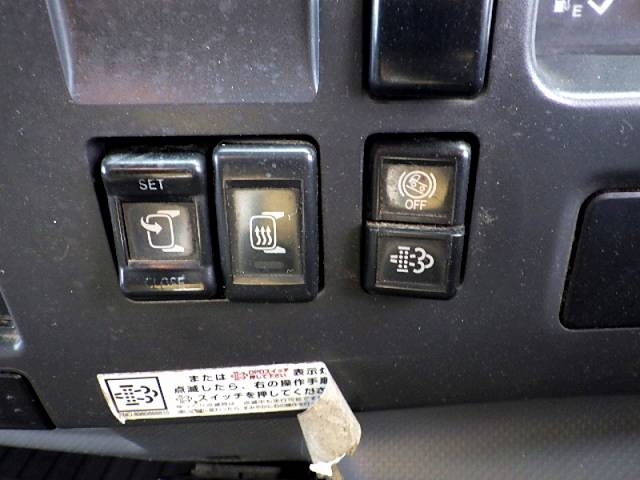 いすゞフォワードコンテナ専用車中型（4t）[写真19]