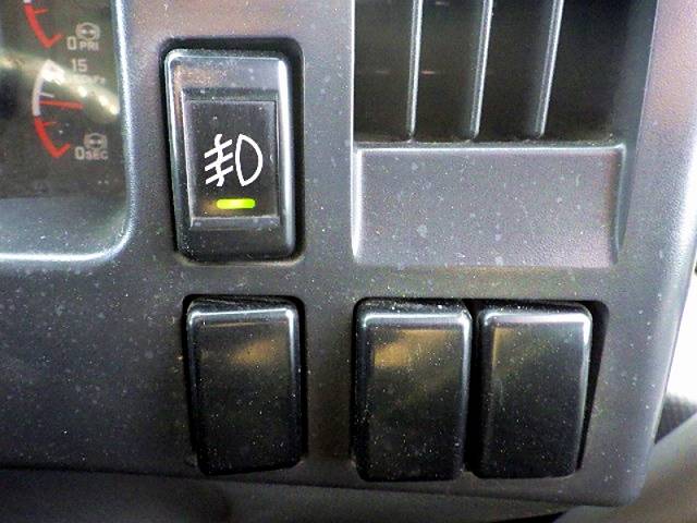 いすゞフォワードコンテナ専用車中型（4t）[写真20]