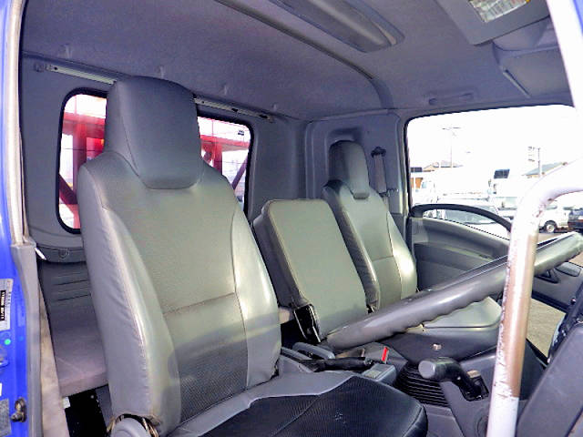 いすゞフォワードコンテナ専用車中型（4t）[写真09]