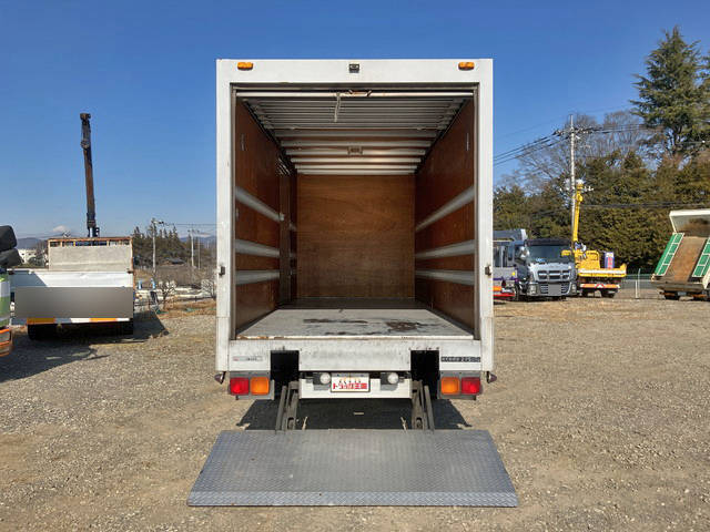 三菱ふそうファイターアルミバン中型（4t）[写真12]