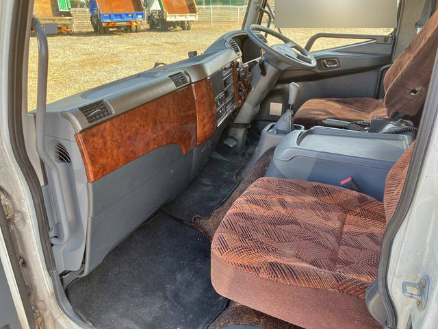 三菱ふそうファイターアルミバン中型（4t）[写真31]