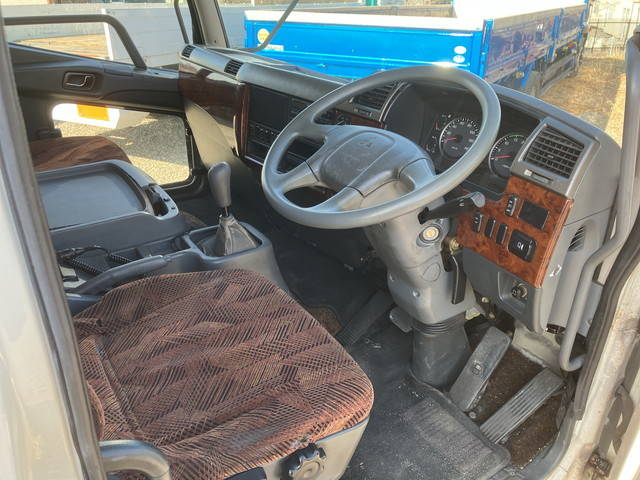 三菱ふそうファイターアルミバン中型（4t）[写真32]