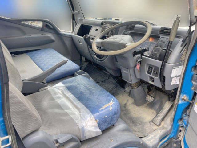 三菱ふそうキャンターダンプ小型（2t・3t）[写真24]