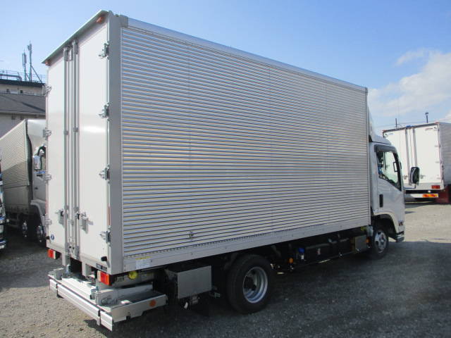 いすゞエルフアルミバン小型（2t・3t）[写真04]