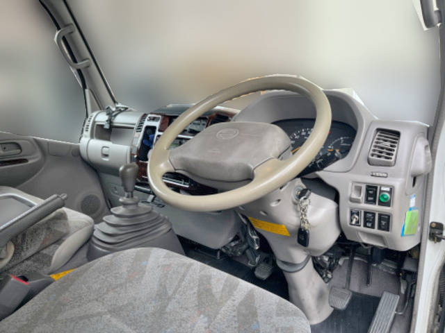 日野デュトロアルミバン小型（2t・3t）[写真25]