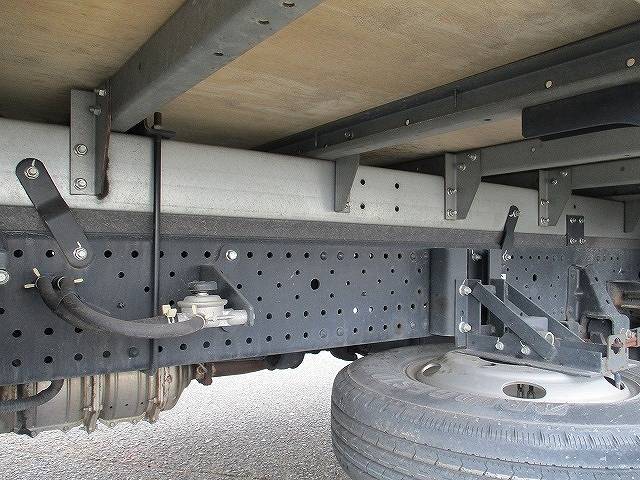 いすゞエルフアルミバン小型（2t・3t）[写真14]