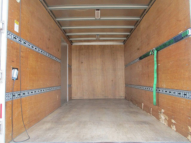 いすゞエルフアルミバン小型（2t・3t）[写真04]