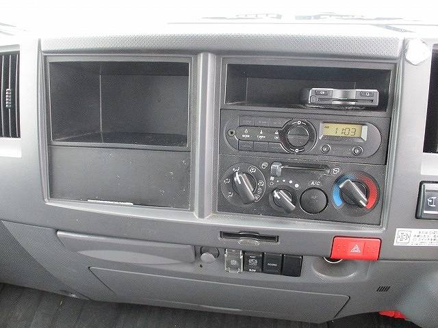 いすゞエルフアルミバン小型（2t・3t）[写真08]