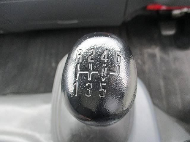 いすゞエルフアルミバン小型（2t・3t）[写真09]